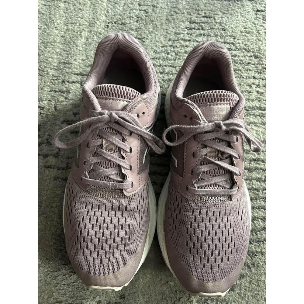 Ladies New Balance Runners(8)